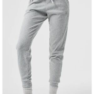 ALO Yoga Muse Light Gray Ribbed Sweatpants sz M